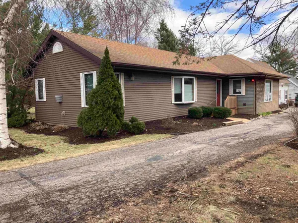 $1,100,000 | 2224 Highway 51, Stoughton, WI 53589