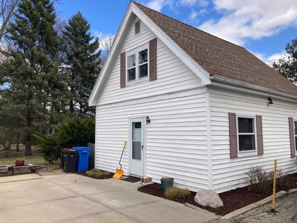 $1,100,000 | 2224 Highway 51, Stoughton, WI 53589