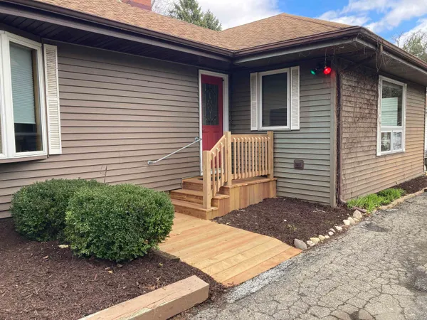 $1,100,000 | 2224 Highway 51, Stoughton, WI 53589