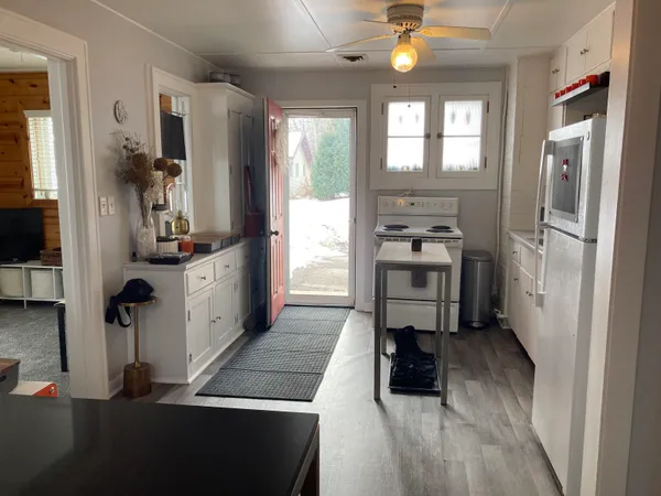 $1,100,000 | 2224 Highway 51, Stoughton, WI 53589