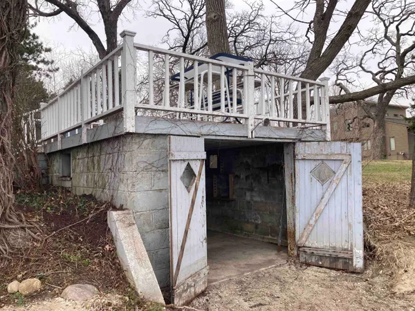 $1,100,000 | 2224 Highway 51, Stoughton, WI 53589