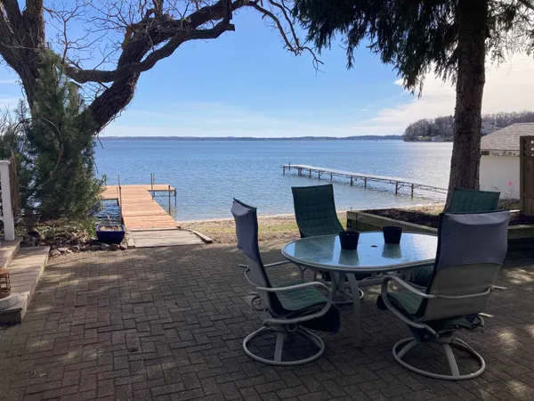 $1,100,000 | 2224 Highway 51, Stoughton, WI 53589