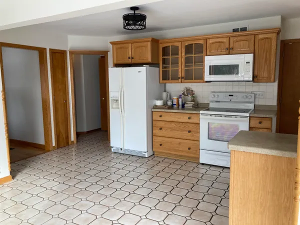 $1,100,000 | 2224 Highway 51, Stoughton, WI 53589