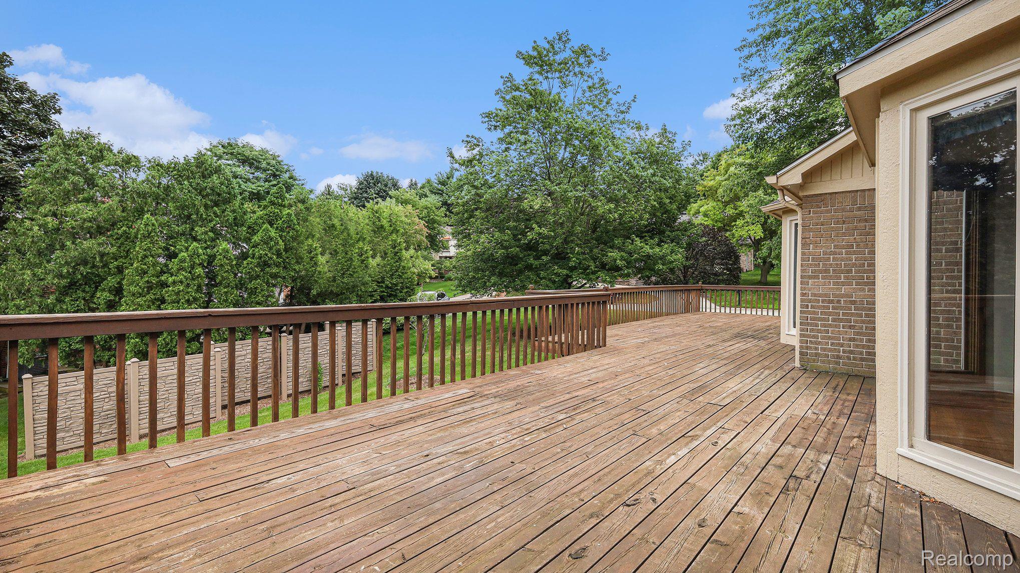 926 Stanford Circle Rochester, MI 48309 - Photo 31 of 46 Gallery Image 31