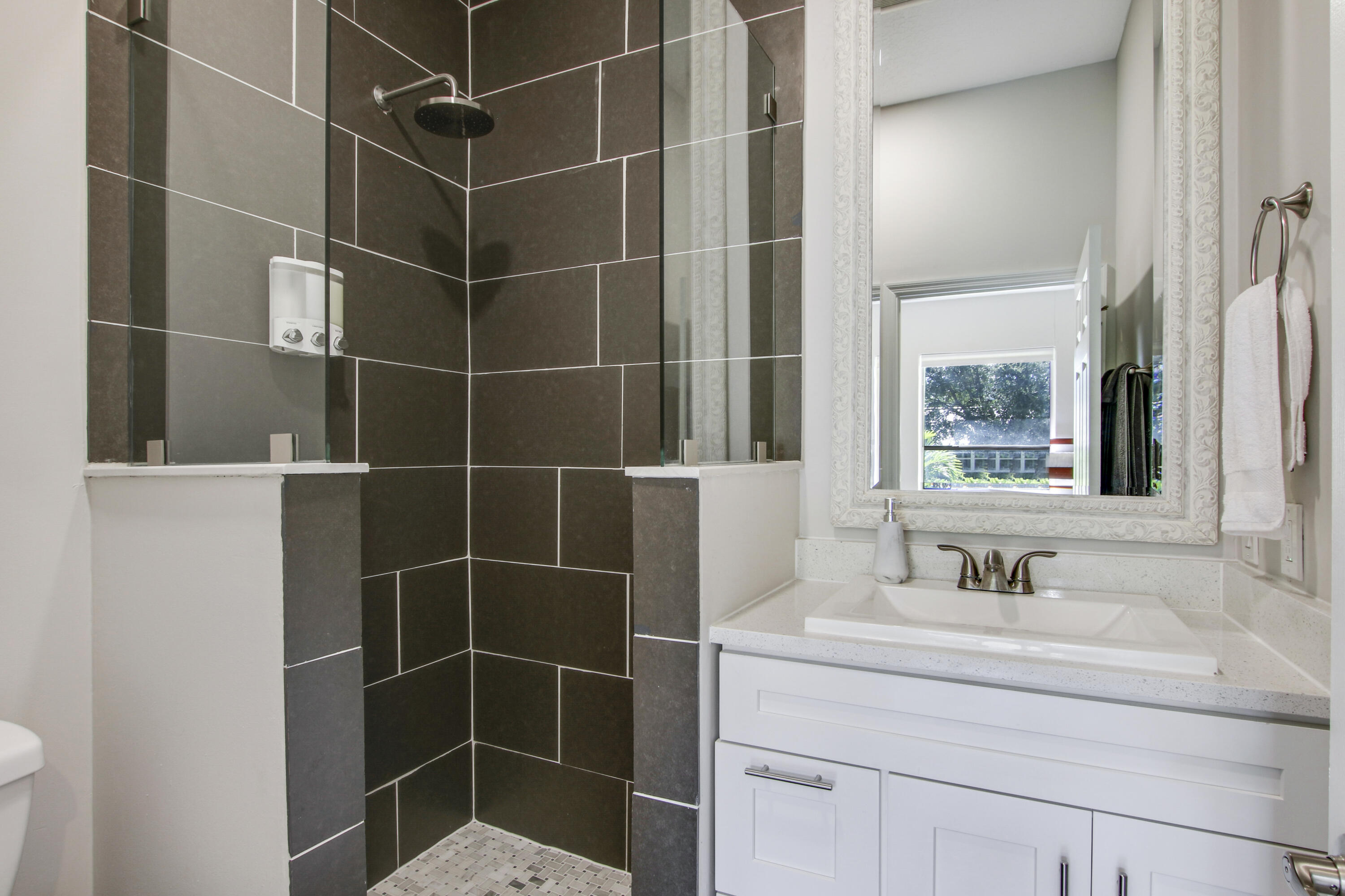 706 Warren Drive Jupiter, FL 33458 - Photo 12 of 26 House2-9