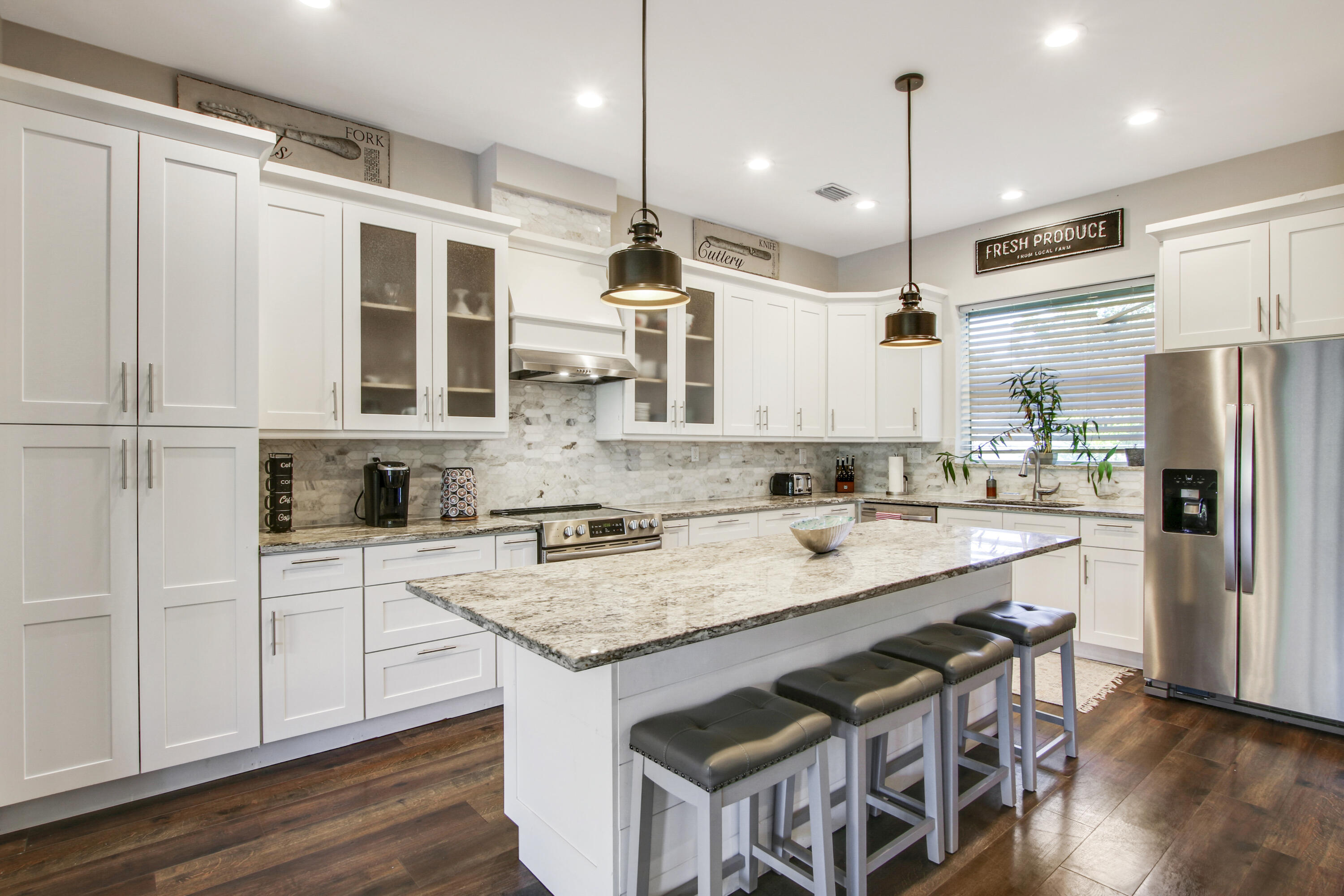 706 Warren Drive Jupiter, FL 33458 - Photo 4 of 26 House2-17