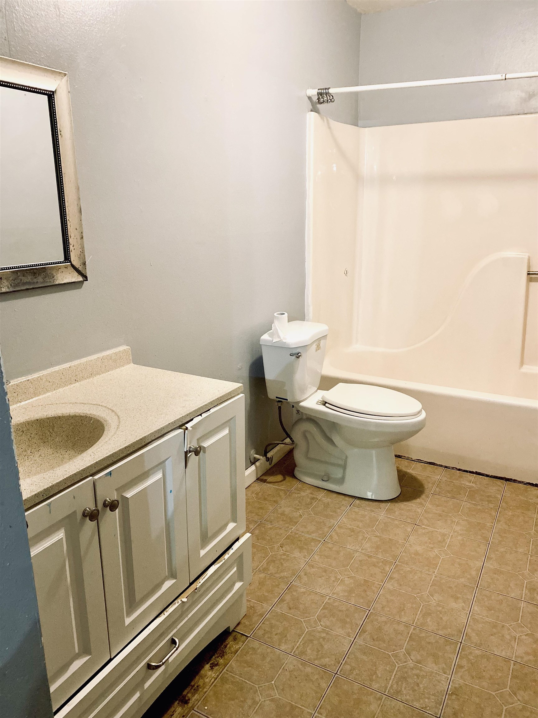 100 Perry Circle Daphne, AL 36526 - Photo 3 of 13 Bathroom