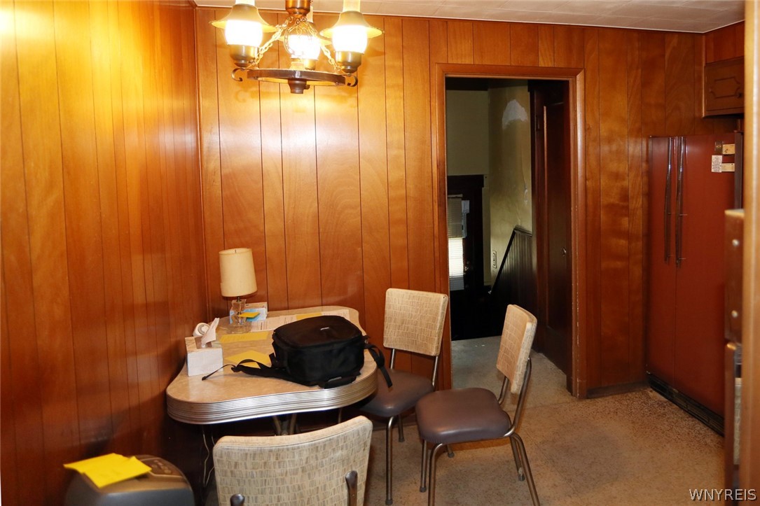 104 Hamlin Road Buffalo, NY 14208 - Photo 4 of 16 EAT-IN KITCHEN