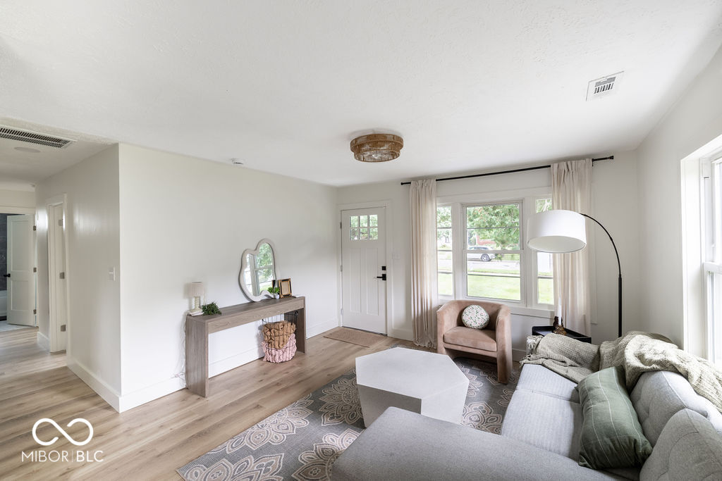 419 Berkley Road Indianapolis, IN 46208 - Photo 8 of 27 Gallery Image 8