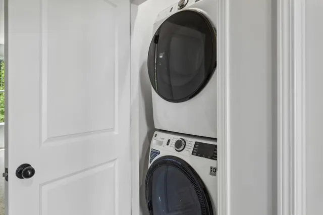 a close up view of a washer and dryer