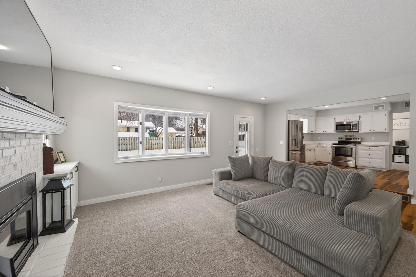 7148 Glenross Road Woodbury, MN 55125 - Photo 3 of 23