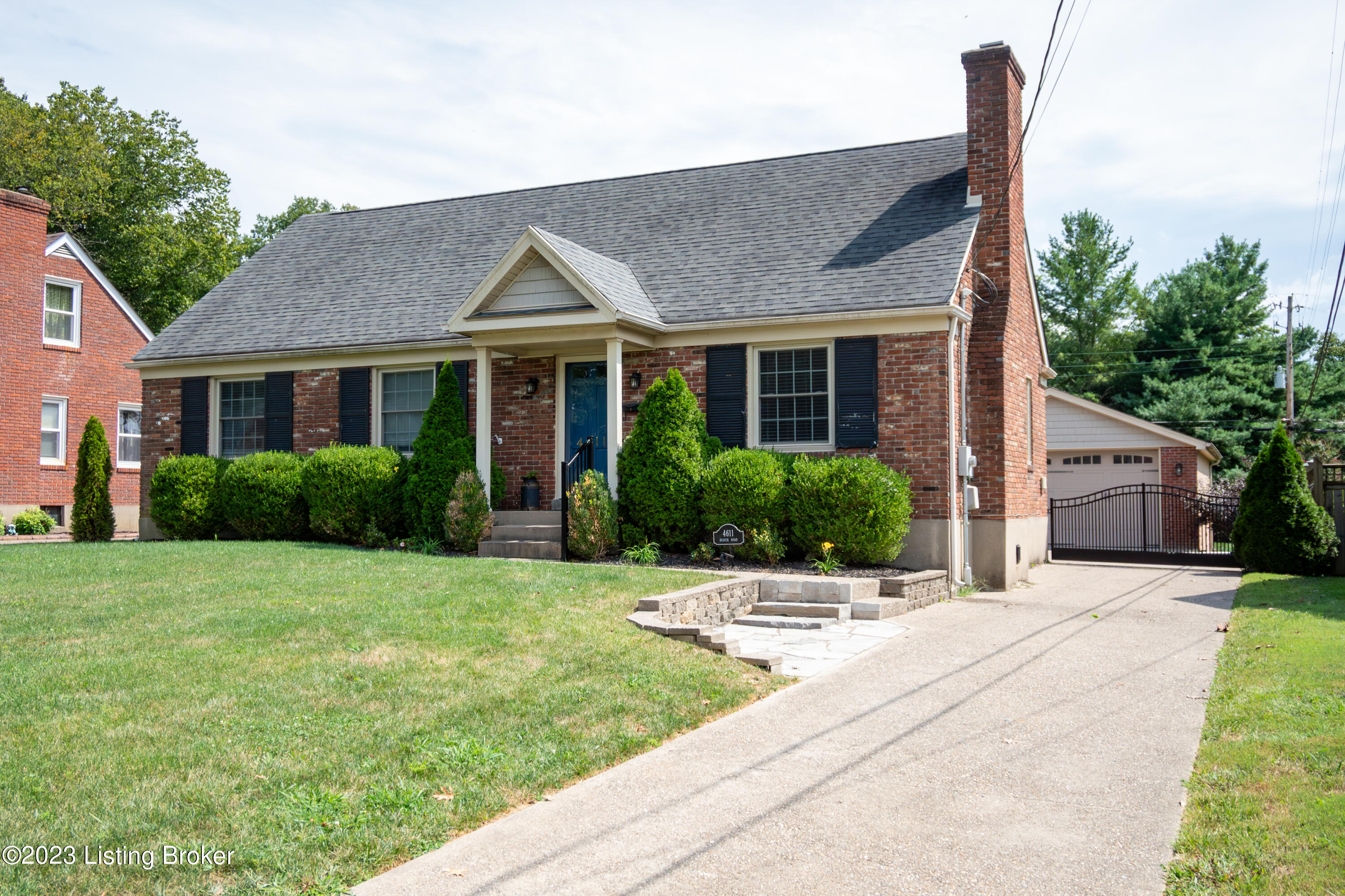 4611 Beaver Road Louisville, KY 40207 - Photo 1 of 46 Front of Home