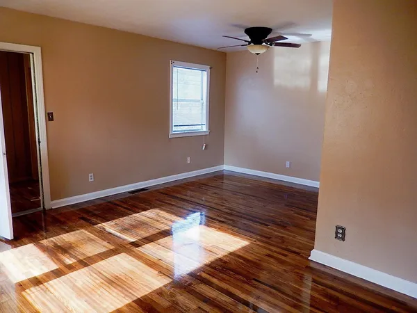 $1,150 | 911 Magnolia Drive, Havana, FL 32333