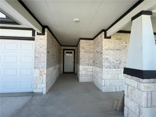 $2,300 | 116 Krause Spgs Drive, Hutto, TX 78634