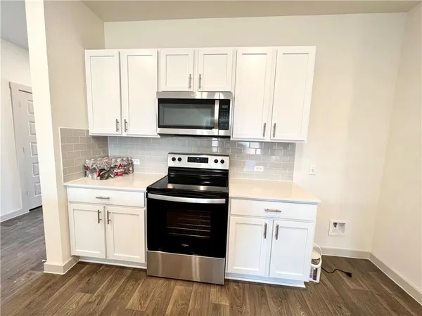 $2,300 | 116 Krause Spgs Drive, Hutto, TX 78634