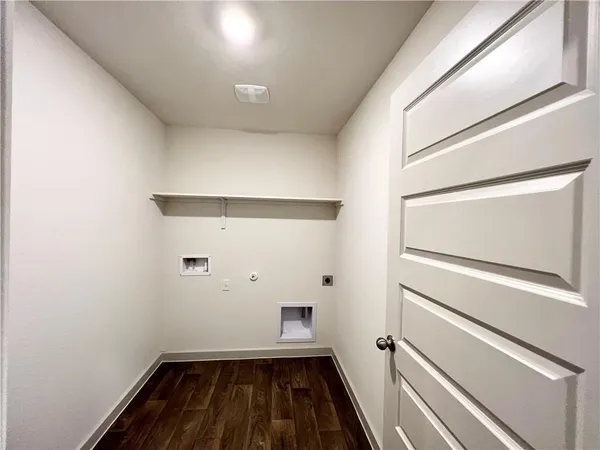 $2,300 | 116 Krause Spgs Drive, Hutto, TX 78634