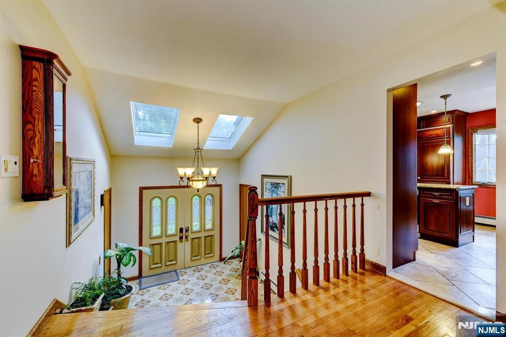 11 Yellow Brick Road Wayne, NJ 07470 - Photo 10 of 41
