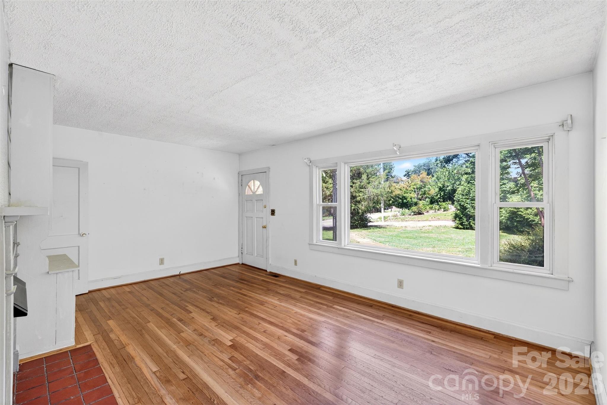 64 2nd Street Tryon, NC 28782 - Photo 5 of 33