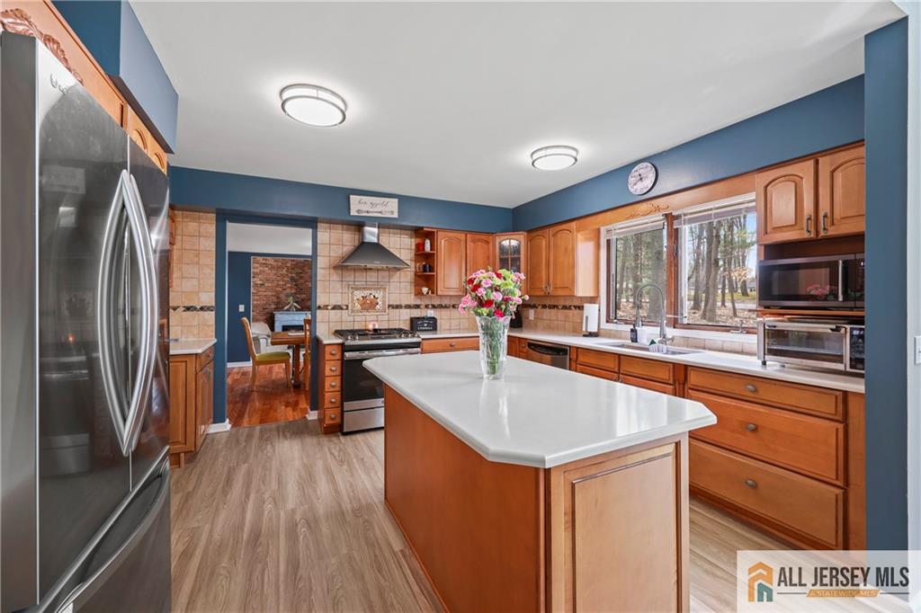 176 Stonehill Road Freehold, NJ 07728 - Photo 4 of 38