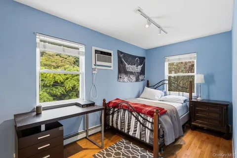 $1,300,000 | 149 Princeton Street, Roslyn Heights, NY 11577