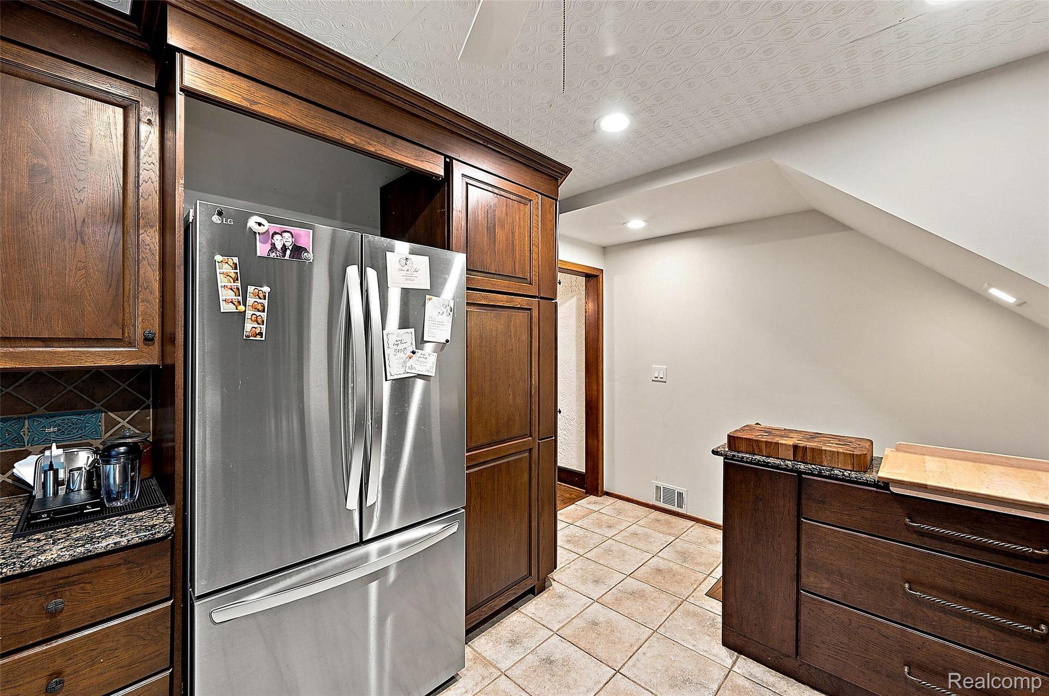 367 Baldwin Road Birmingham, MI 48009 - Photo 46 of 65 046_beyc6abc3588840f6.jpg