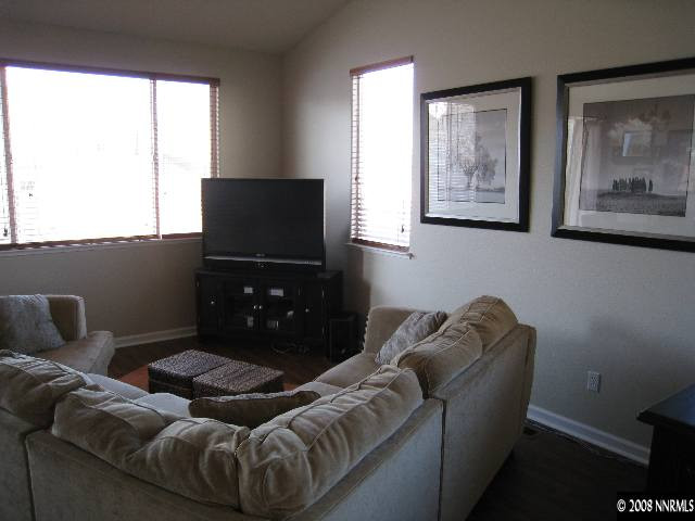 10040 Grosse Point Court Reno, NV 89506 - Photo 2 of 8 Photo 2