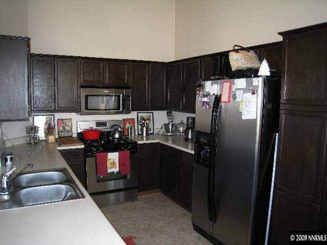 10040 Grosse Point Court Reno, NV 89506 - Photo 4 of 8 Photo 4