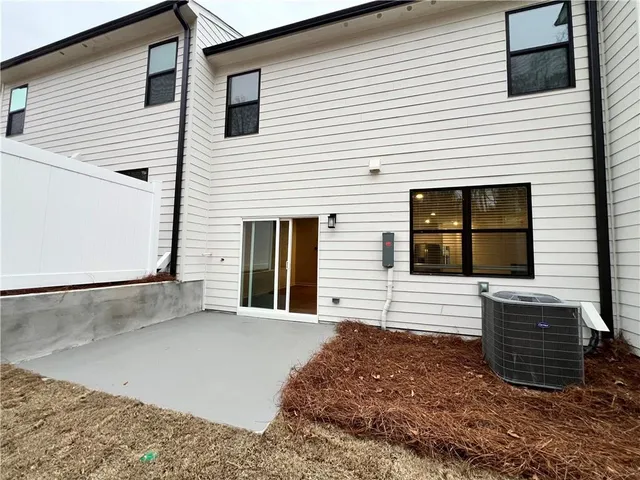 $2,200 | 7313 Mulberry Trace Lane, Flowery Branch, GA 30542
