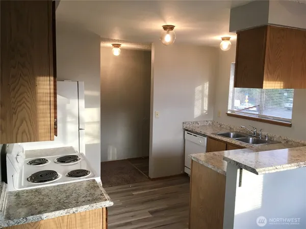 $950,000 | 915 30th Street Northeast, Unit 14, Auburn, WA 98002