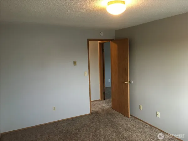 $950,000 | 915 30th Street Northeast, Unit 14, Auburn, WA 98002