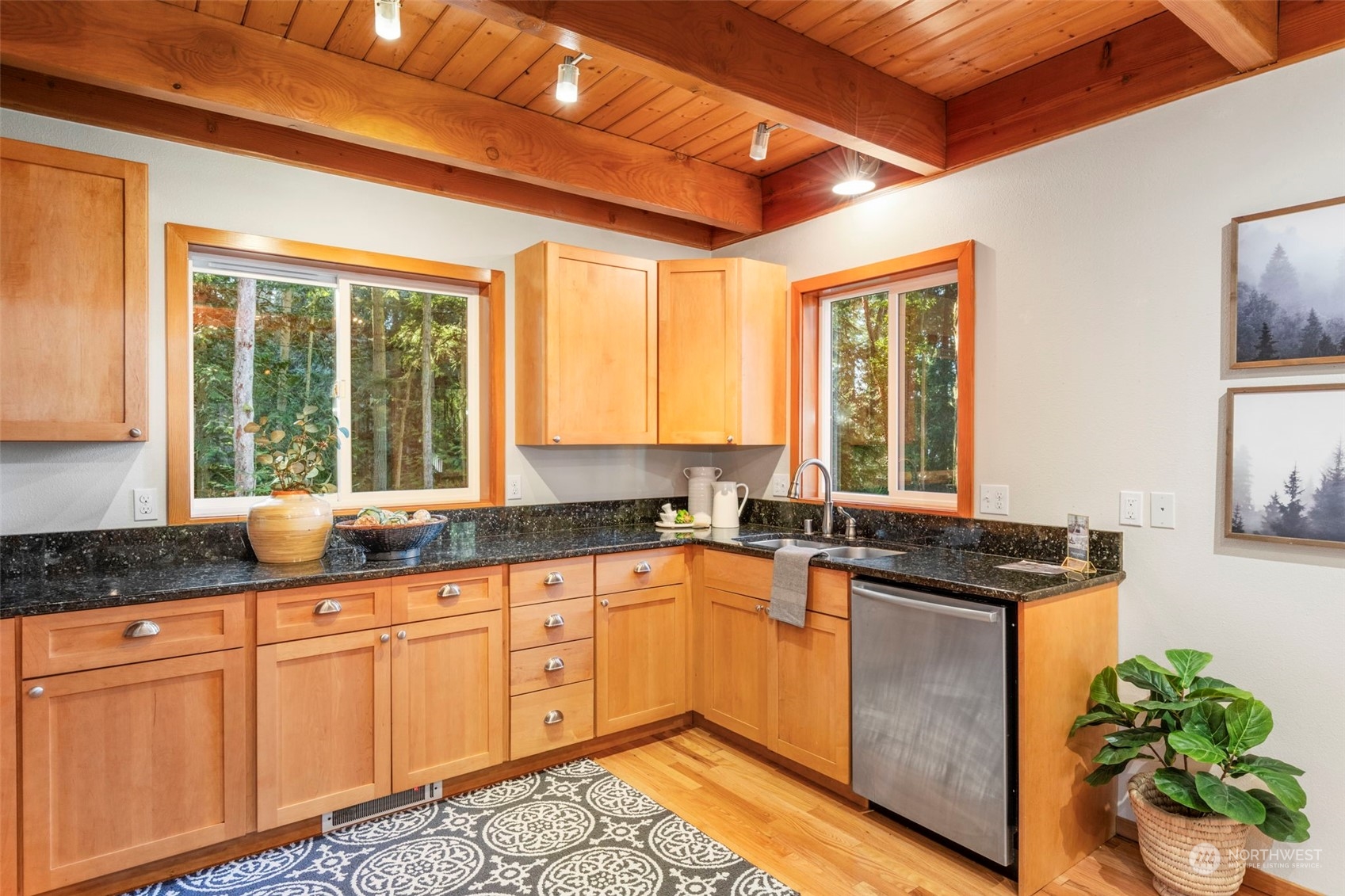427 Adelma Beach Road Port Townsend, WA 98368 - Photo 12 of 40 Gallery Image 12