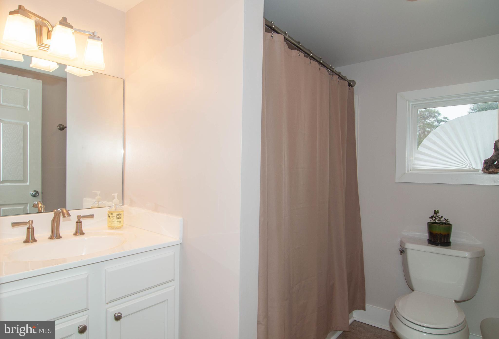 3356 Ridge Road Barboursville, VA 22923 - Photo 16 of 41 Main Floor Full Bath