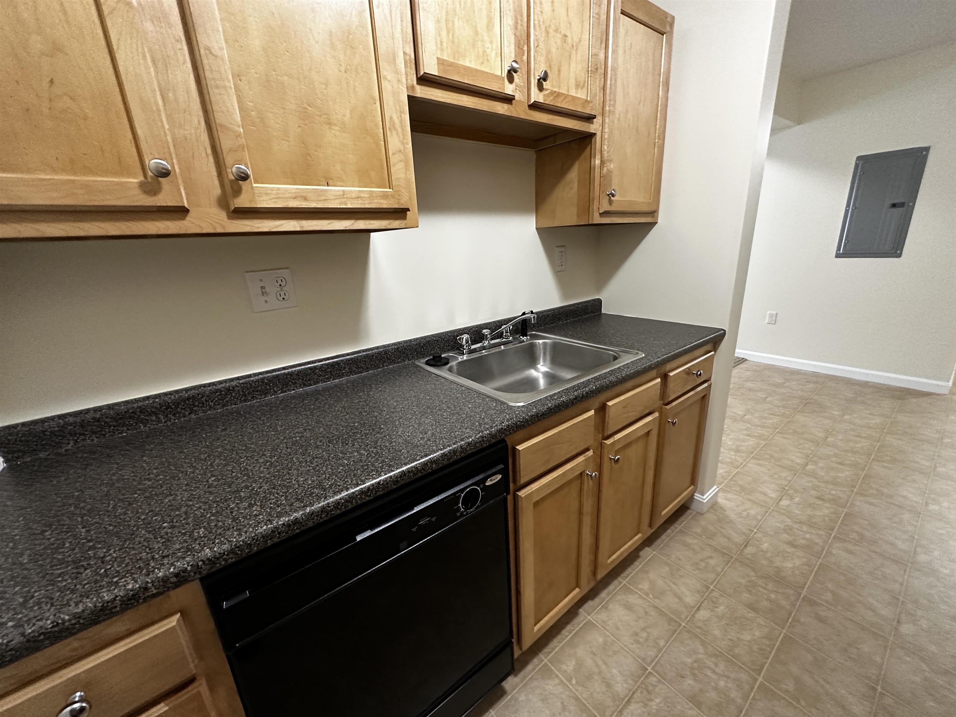 50 Sentinel Court, Unit 209 Manchester, NH 03103 - Photo 12 of 41