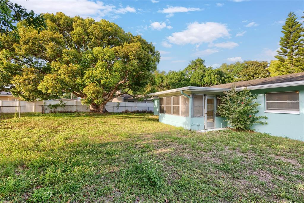 1248 Lazy Lake Road West Dunedin, FL 34698 - Photo 20 of 20