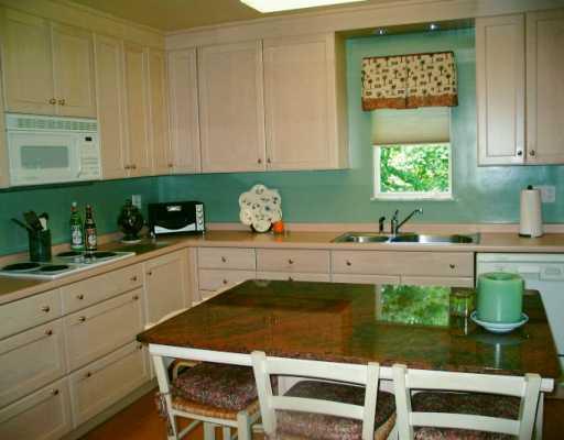 101 Royston Road Fox Chapel, PA 15238 - Photo 3 of 8 Kitchen.