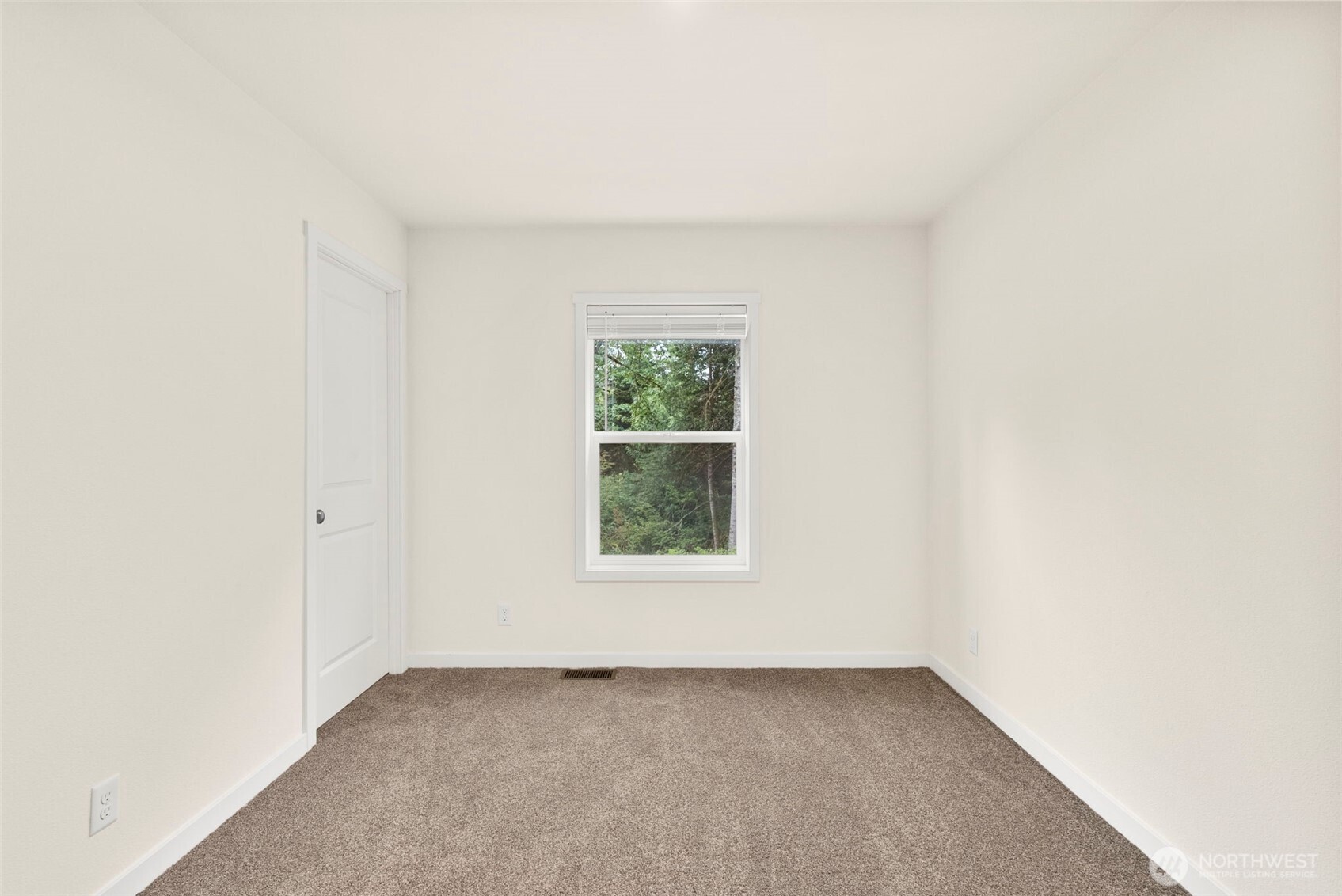 241 Pascoe Avenue Chehalis, WA 98532 - Photo 19 of 33 a view of a window in a room