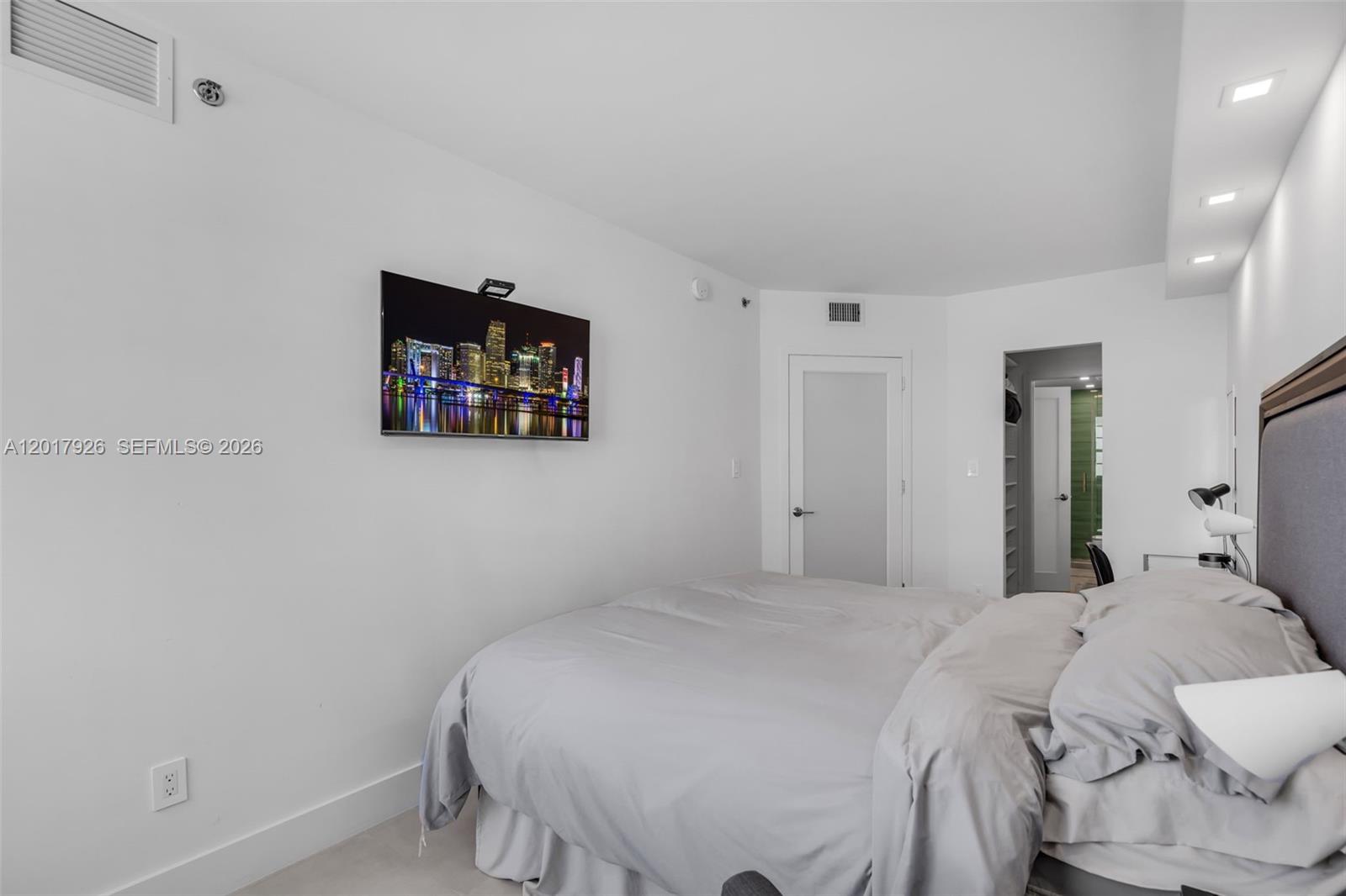 100 Lincoln Road, Unit 539 Miami Beach, FL 33139 - Photo 14 of 30