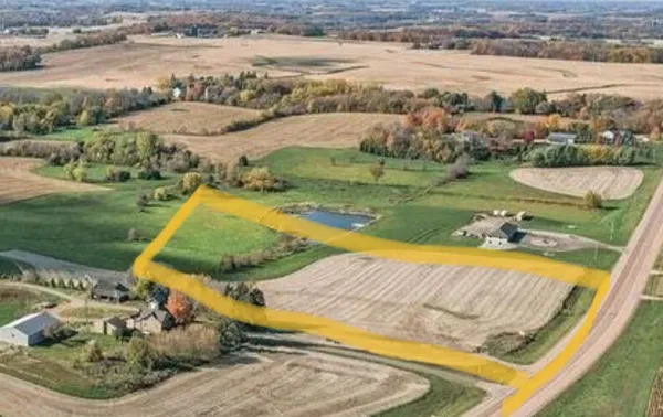 $349,500 | 10 County Road 10, Chaska, MN 55318