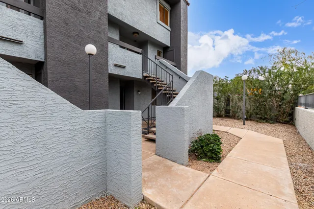 $344,000 | 1215 East Lemon Street, Unit 208, Tempe, AZ 85281