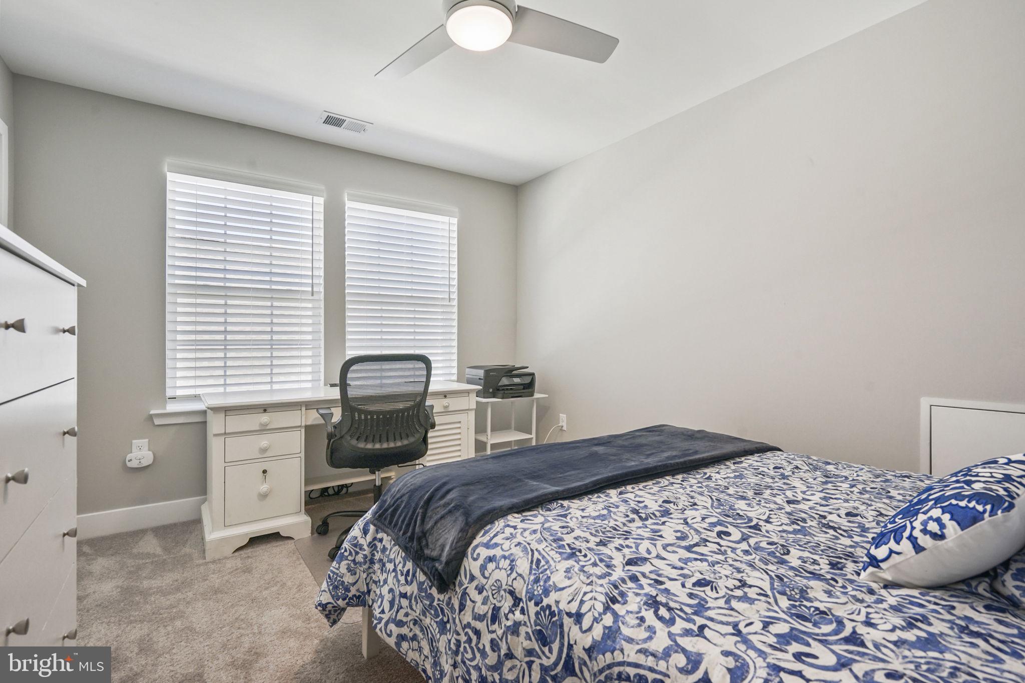 40 Emerald Road Wrightstown, NJ 08562 - Photo 24 of 39 Cozy bedroom with natural light.