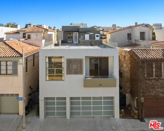 a view of a pathway of a building