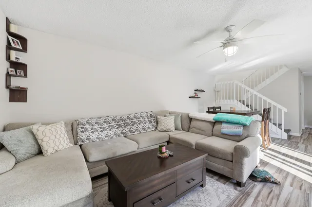 $299,900 | 5804 Southeast Windsong Lane, Unit 220, Stuart, FL 34997