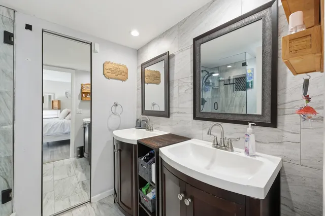 $299,900 | 5804 Southeast Windsong Lane, Unit 220, Stuart, FL 34997