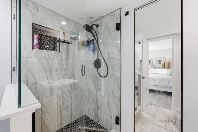 $299,900 | 5804 Southeast Windsong Lane, Unit 220, Stuart, FL 34997