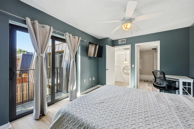 $299,900 | 5804 Southeast Windsong Lane, Unit 220, Stuart, FL 34997