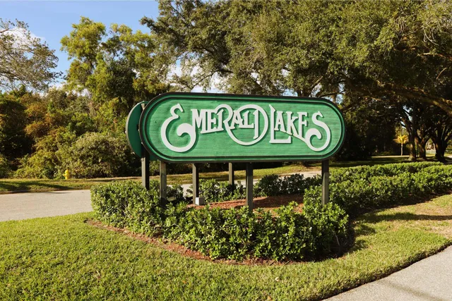 $299,900 | 5804 Southeast Windsong Lane, Unit 220, Stuart, FL 34997