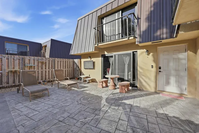 $299,900 | 5804 Southeast Windsong Lane, Unit 220, Stuart, FL 34997