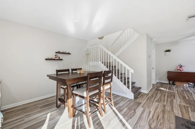 $299,900 | 5804 Southeast Windsong Lane, Unit 220, Stuart, FL 34997