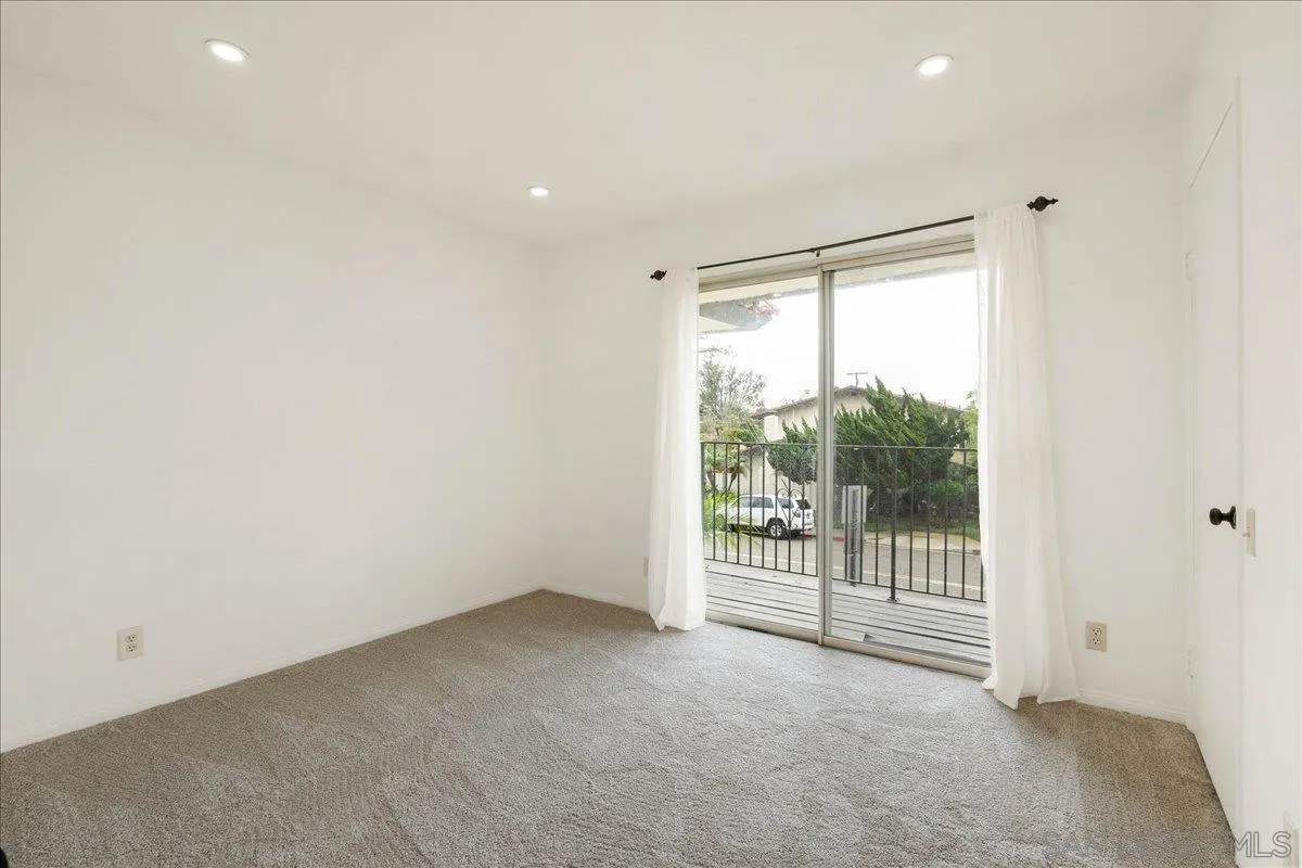 3288 Loma Riviera Drive San Diego, CA 92110 - Photo 14 of 38