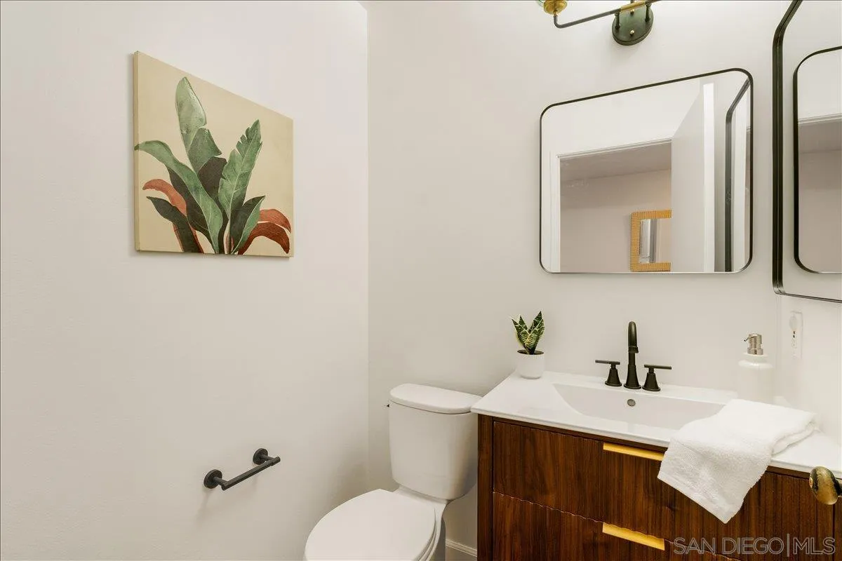 3288 Loma Riviera Drive San Diego, CA 92110 - Photo 16 of 38